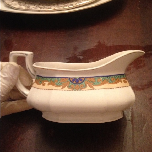 - Antique Gravy Boat. W.H Grindley, England. - Picture 1 of 2